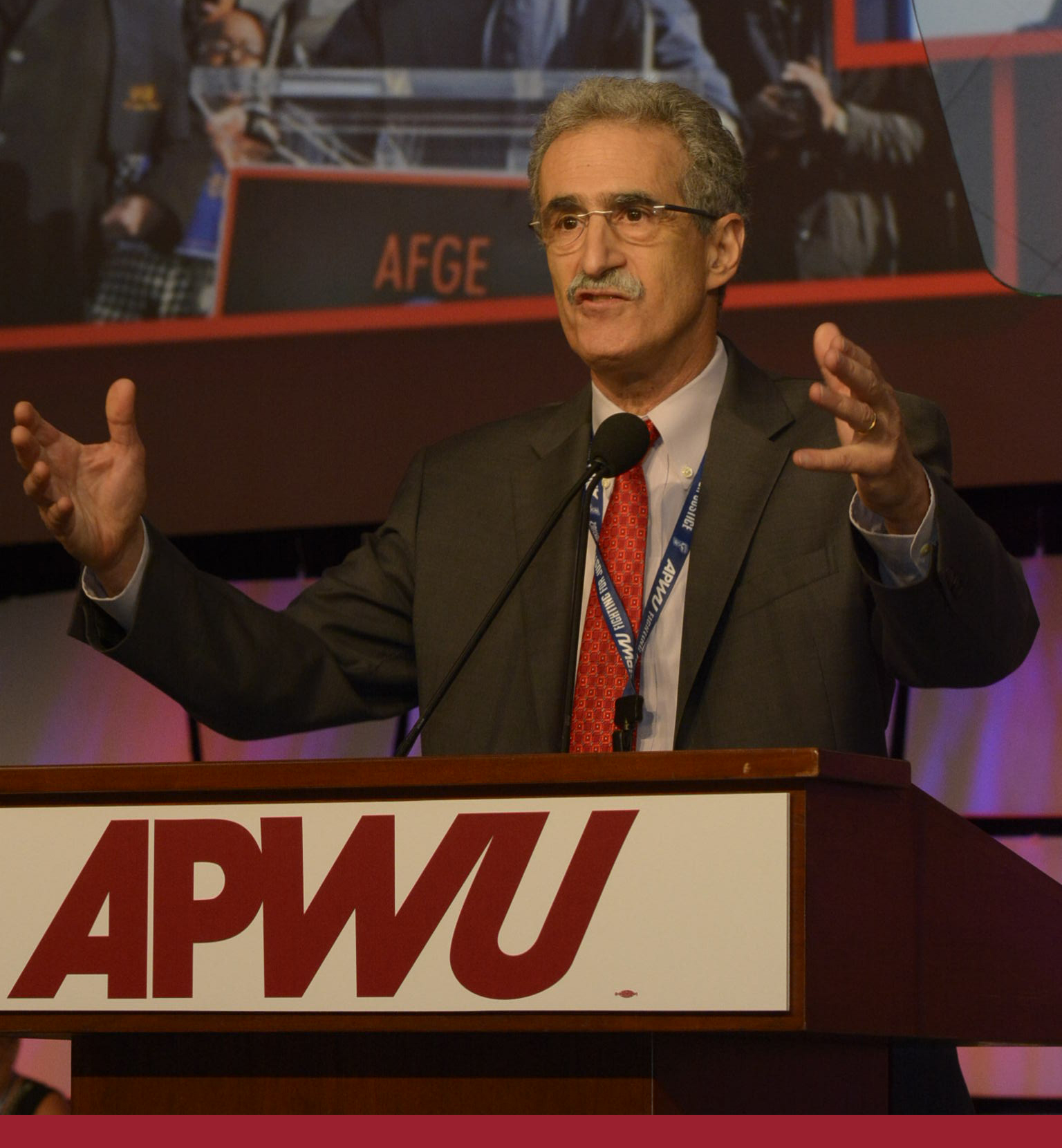APWU President Tells Convention We Can Forge Ahead Build Power Win 