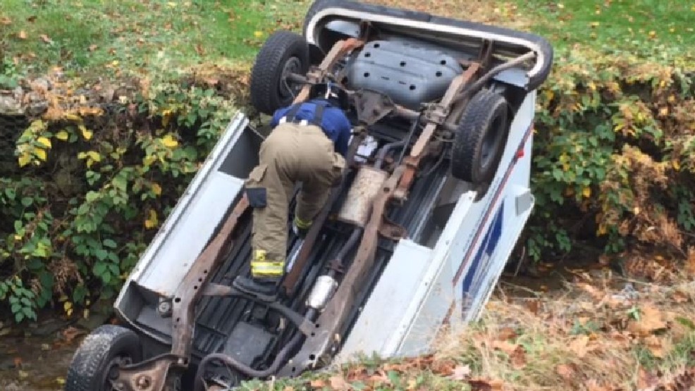 Video: Accident leads to mail truck flipping into creek in Ohio | 0